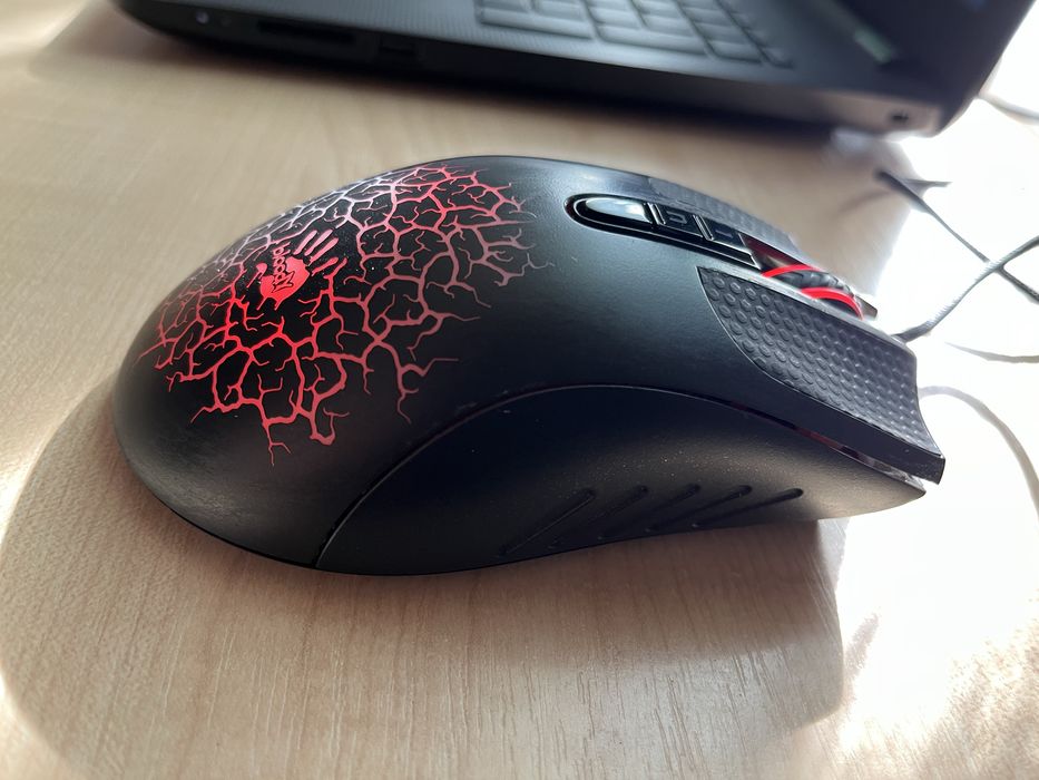 Геймкрська миш bloody A90
