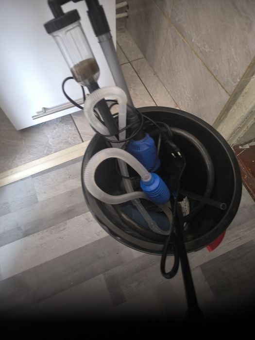 Sprzedam Akwarium 60l z całym zestawem.