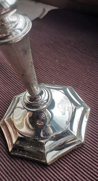 Підсвічник металевий.