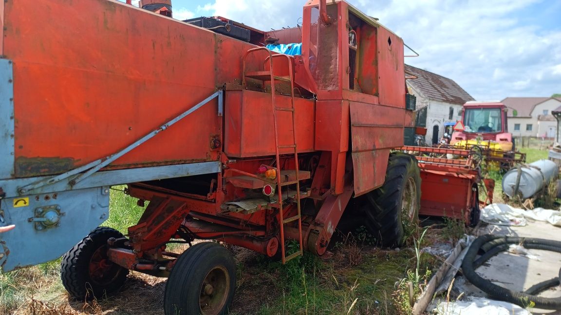 Kombajn Bizon Z056