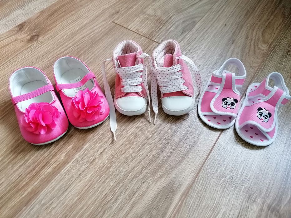 Zestaw bucików niechodków dla dziewczynki 3 pary