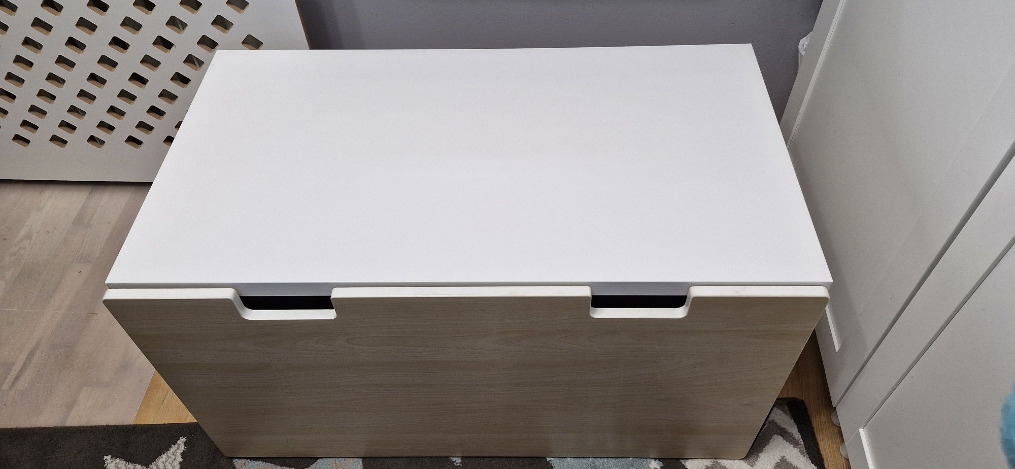 Sprzedam skrzynię z pojemnikiem na zabawki i poduszką Ikea