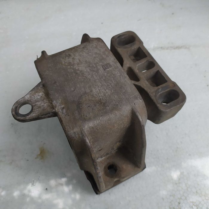 Подушка двигуна кпп Гольф 4 Ауді Golf 4 Audi  1.9