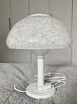 Lampa designerska, stołowa, gabinetowa  z pięknym  szklanym kloszem