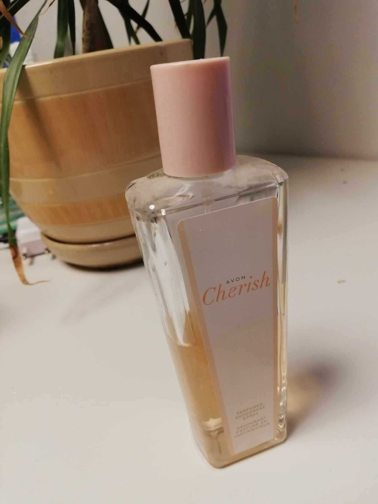 Cheris perfumy Avon