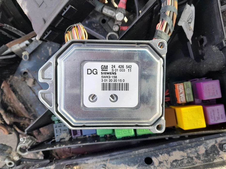 Sterownik silnika zestaw startowy OPEL Omega b lift 2.2 16v 24426542