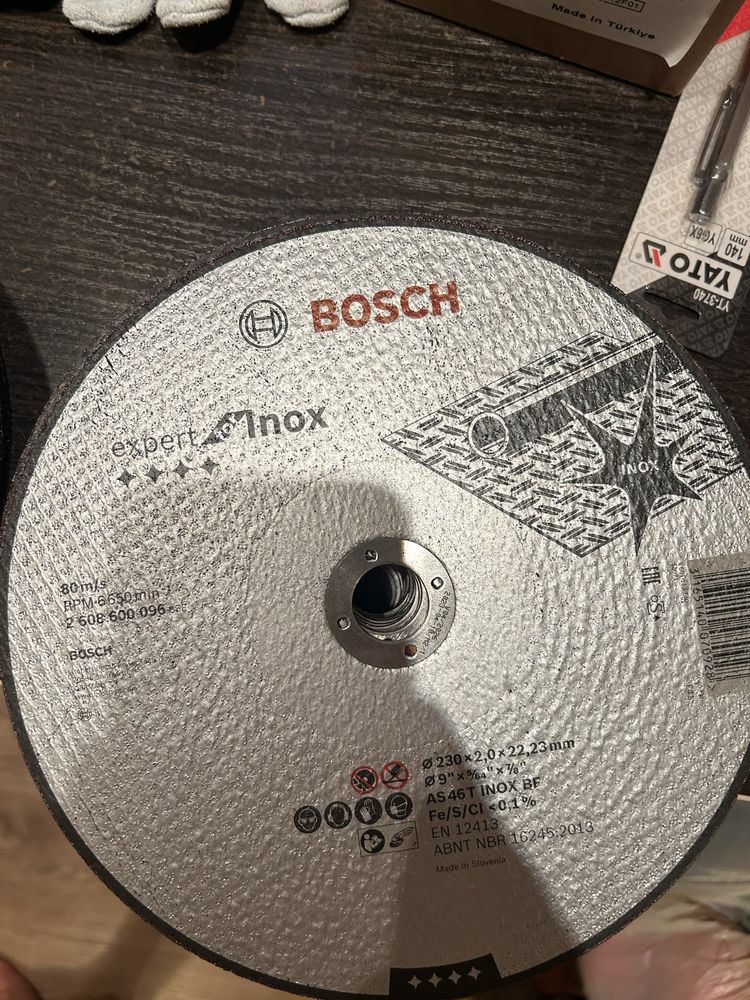 Круг отрезной по металлу Bosch 230x2,5x22,2 мм и 230х2