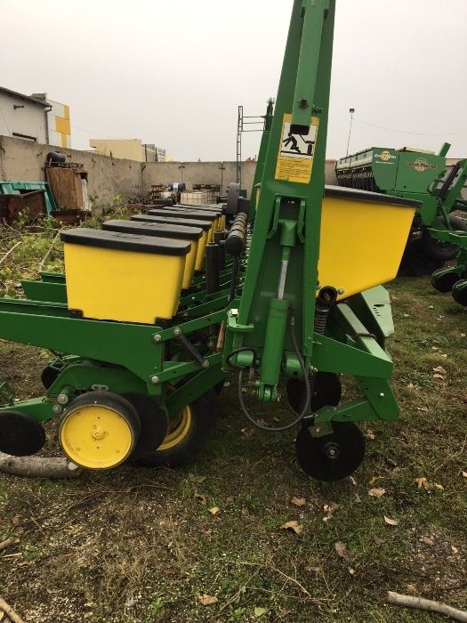 Сеялка пропашная John Deere 7000/7200 8/16рядн. из США в наличии