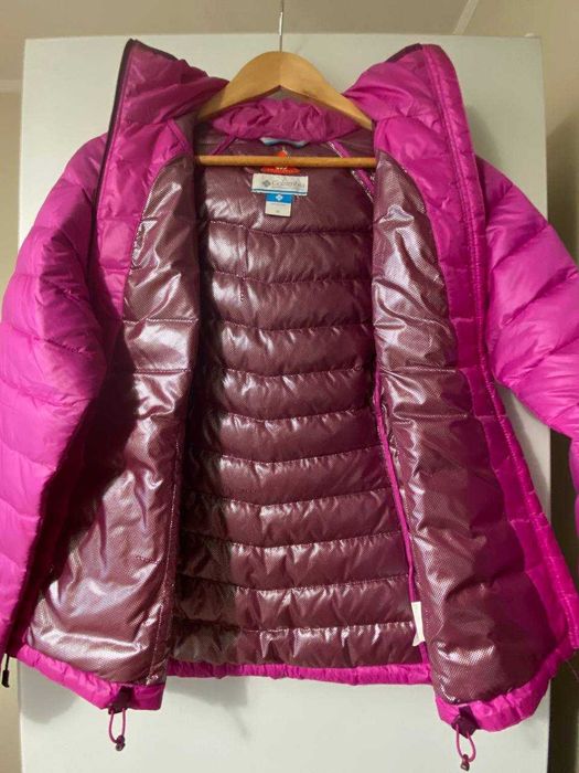 Пухова легка куртка рожева Columbia р M вживана в гарному стані