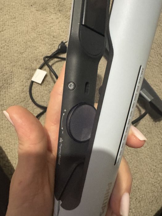 Вирівнювач волосся Philips BHS520/00