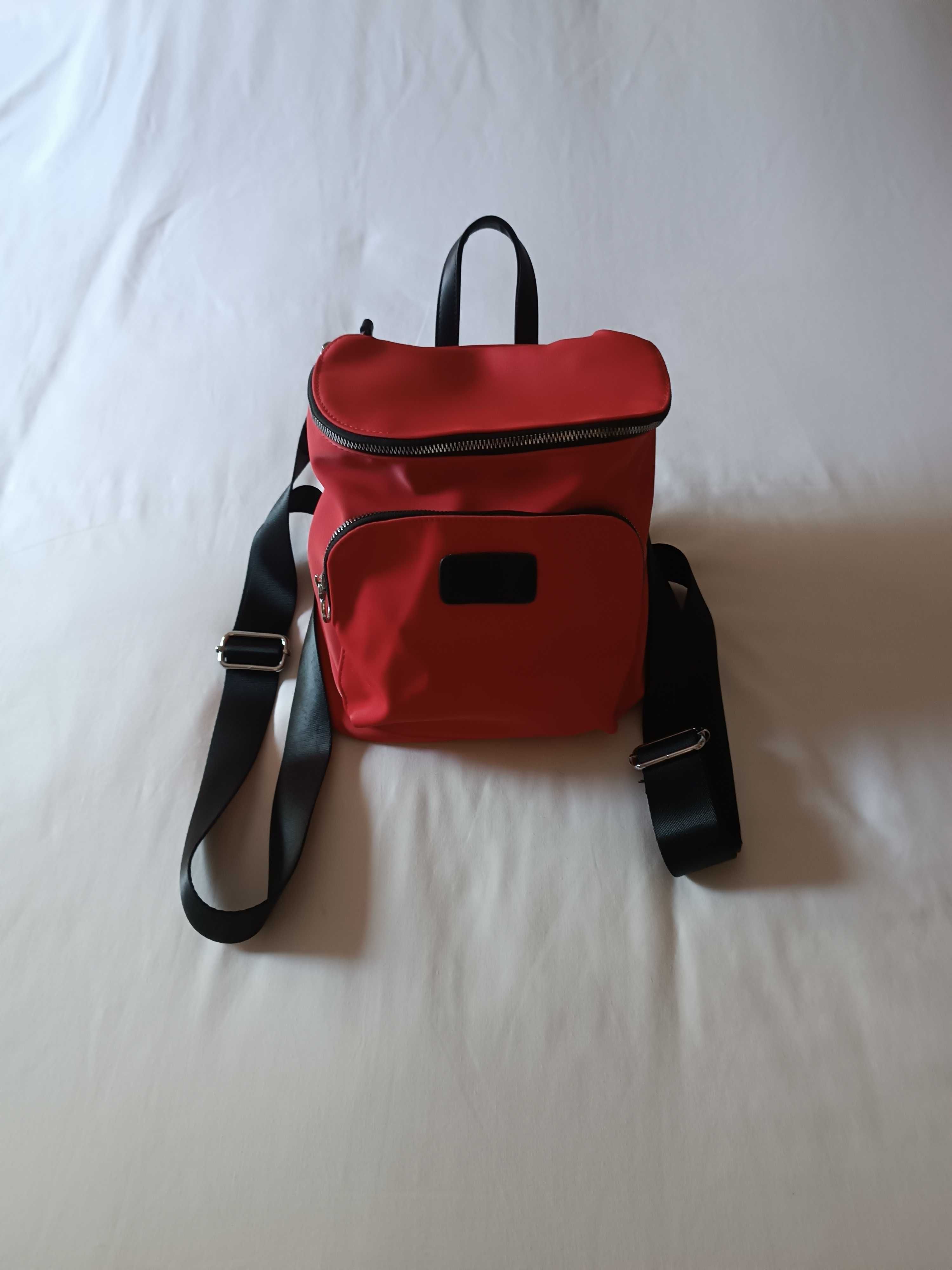 Mochila vermelha
