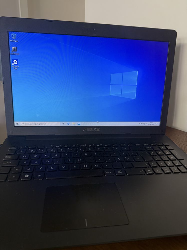 Computador Portatil Asus Modelo F553M