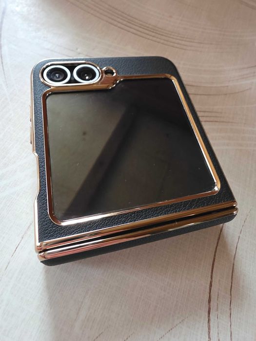 Samsung Galaxy Z Flip 6 12/256 + ETUI (Gwarancja 24mc)
