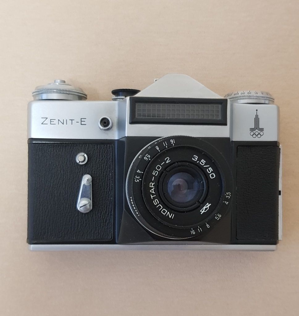 Aparat Zenit- E z obiektywem INDUSTAR-50-2.  3,5/50 Wersja olimpijska