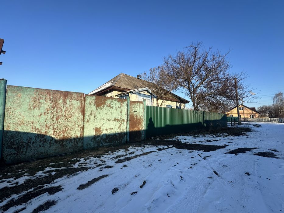 Без %%% Продаж будинку з землею в центрі с. Семиполки