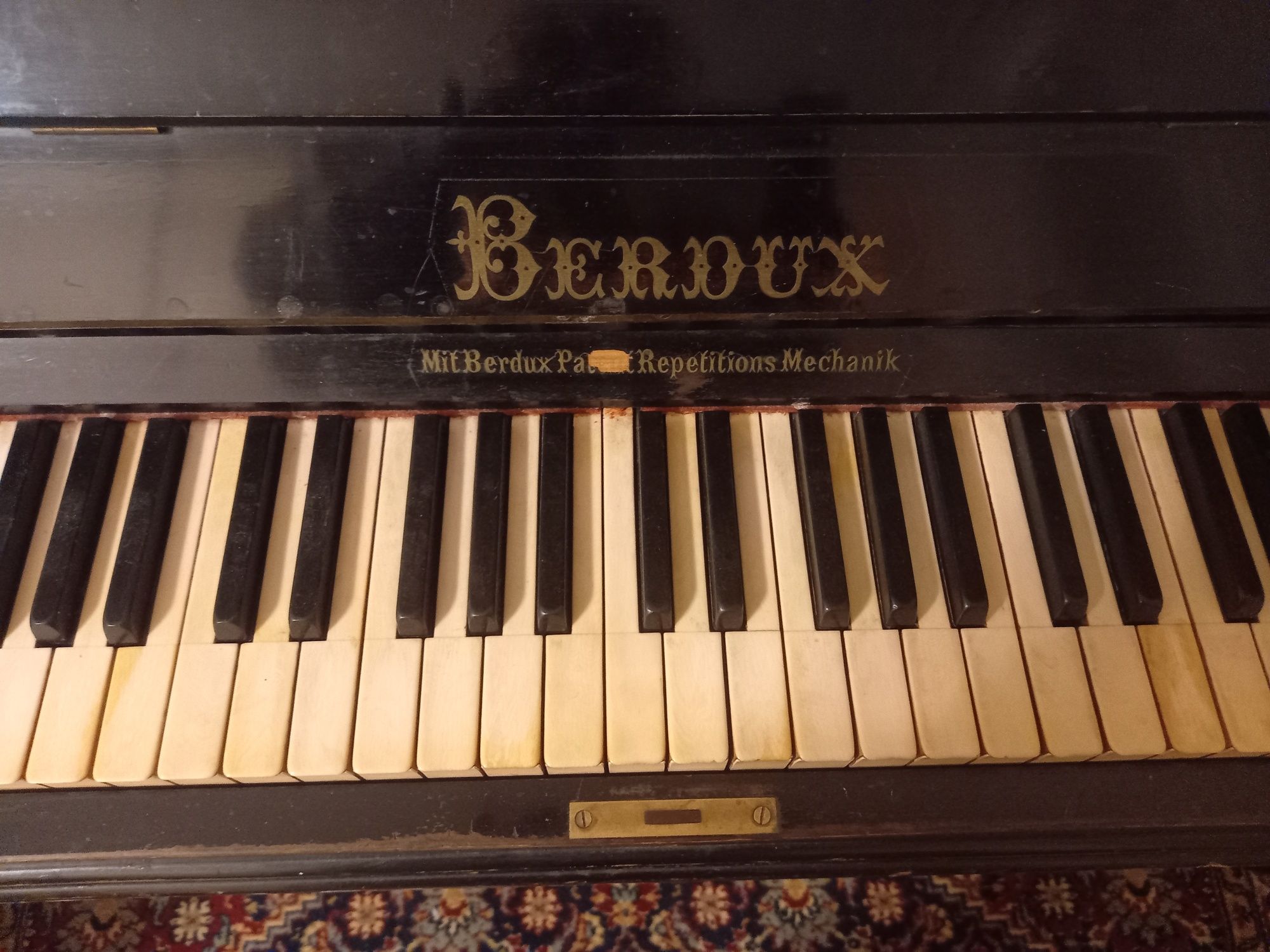 Антикварне піаніно Berdux в Києві