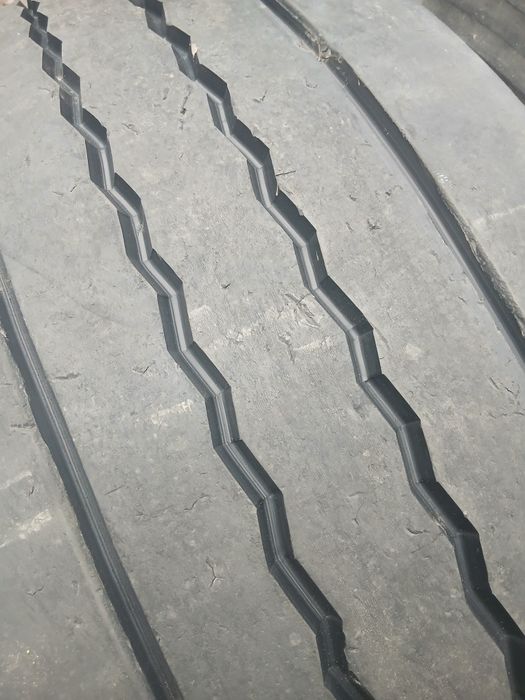 Грузові шини бу 385/65/R22.5