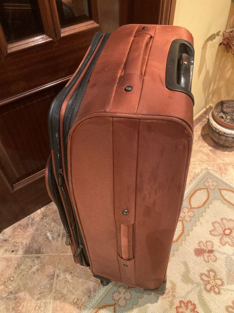 Mala de viagem de porão em bom estado