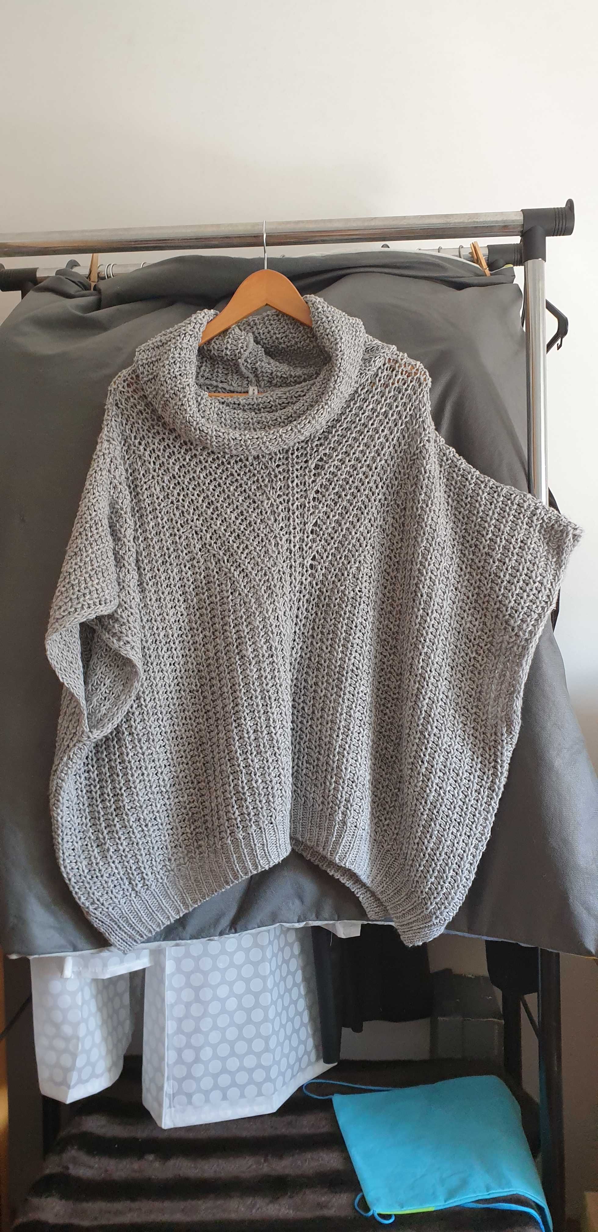 Poncho oversize Stradivarius