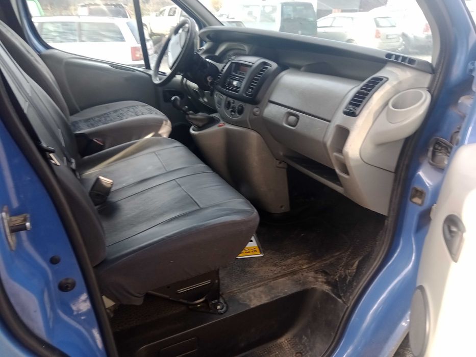 продам renault trafic 2.0 dci
