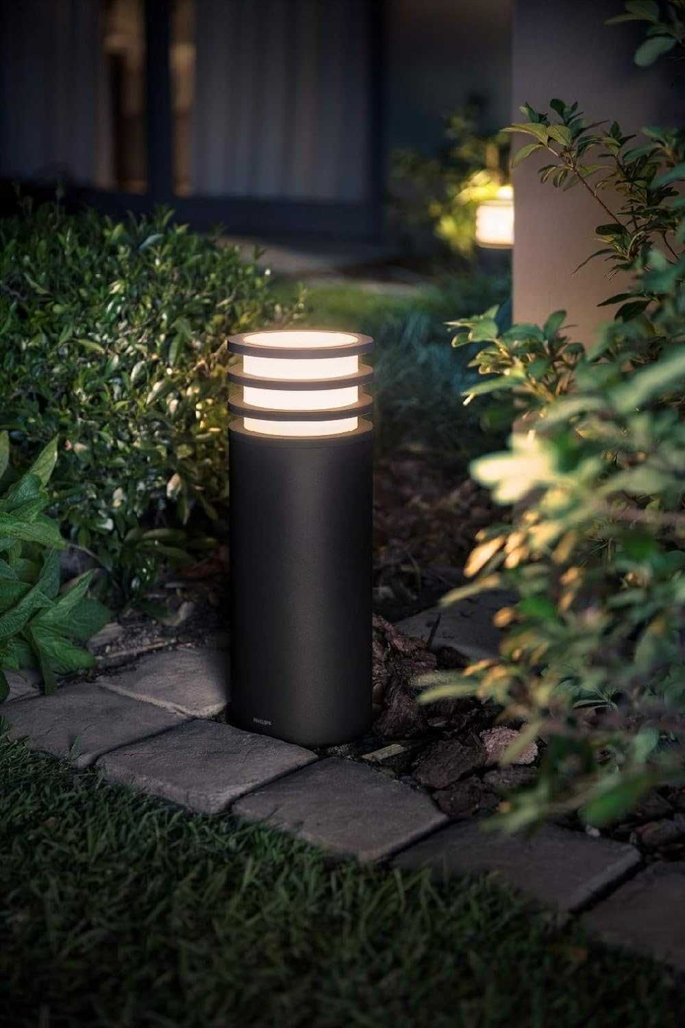 світильник освітлення садове Philips Hue Lucca White LED Smart Outdoor