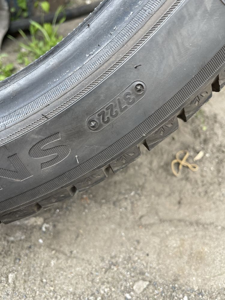 Продам зимние шины TRIANGLE 255/40 R19 100V