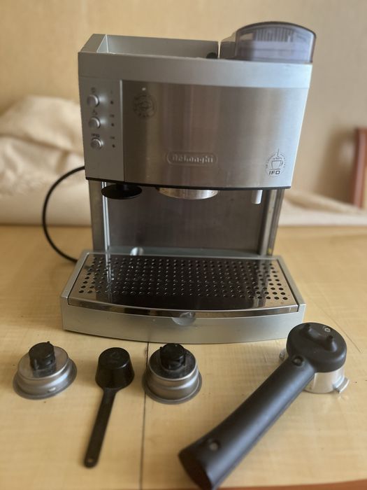 Продам кавоварку  DELONGI EC750 Б/В