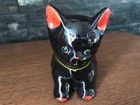 Czarny porcelanowy kotek figurka