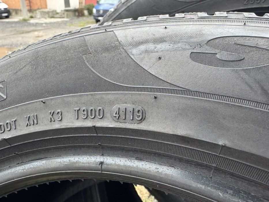 Зимові шини Pirelli 235/60 R18