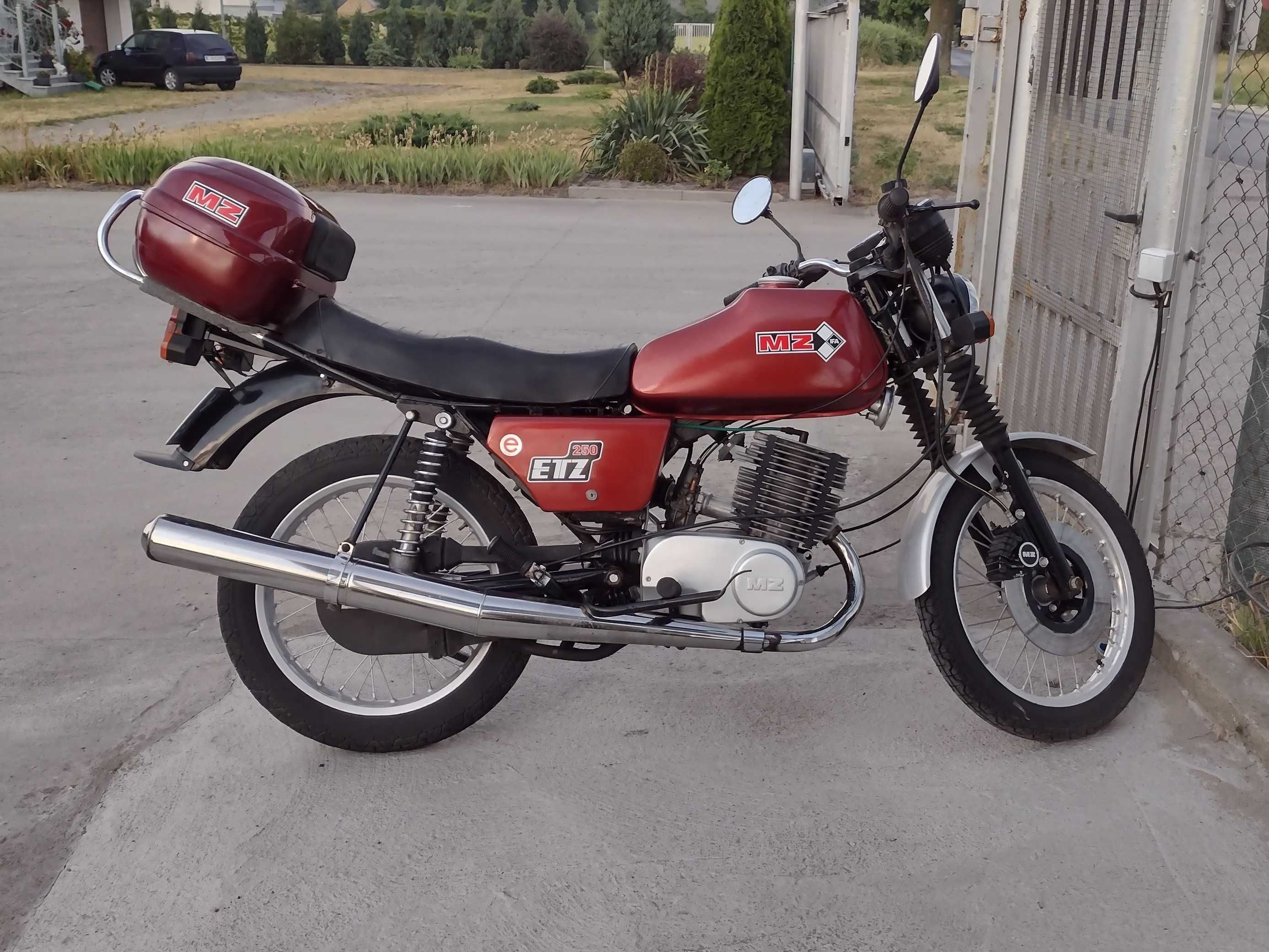 Motocykl MZ ETZ 250