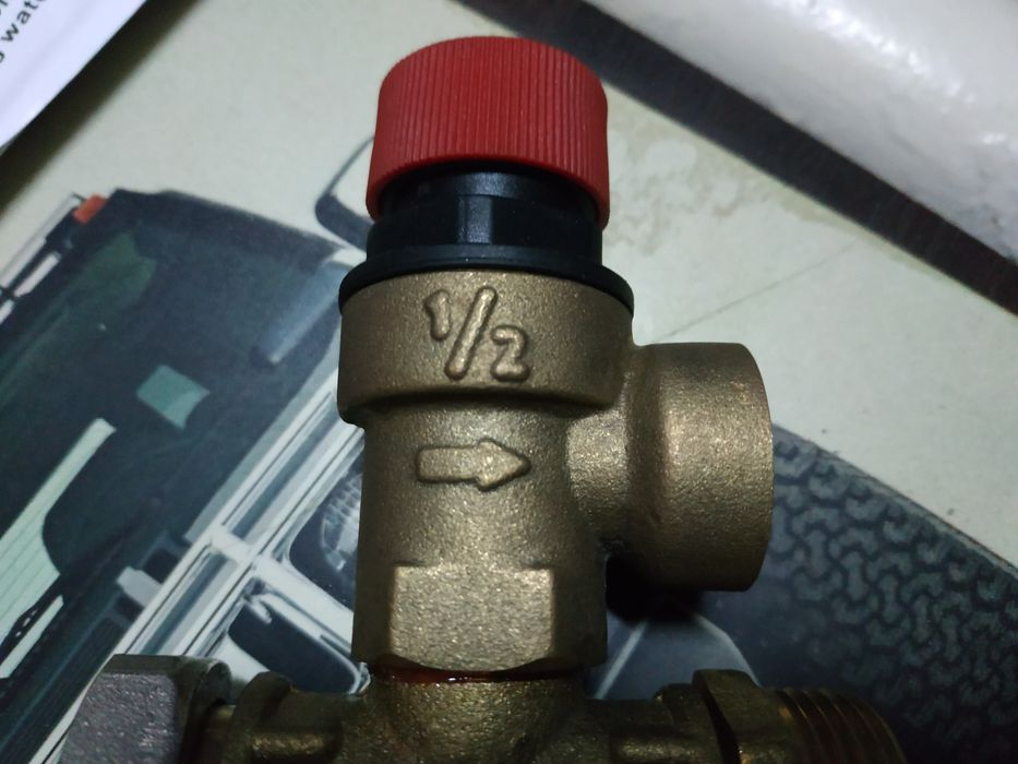 Предохранительный клапан на 3 атмосферы 1/2" Ниппель 50х25 2"Н х 1"Н