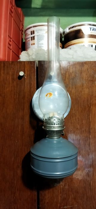 Киросинова лампа.