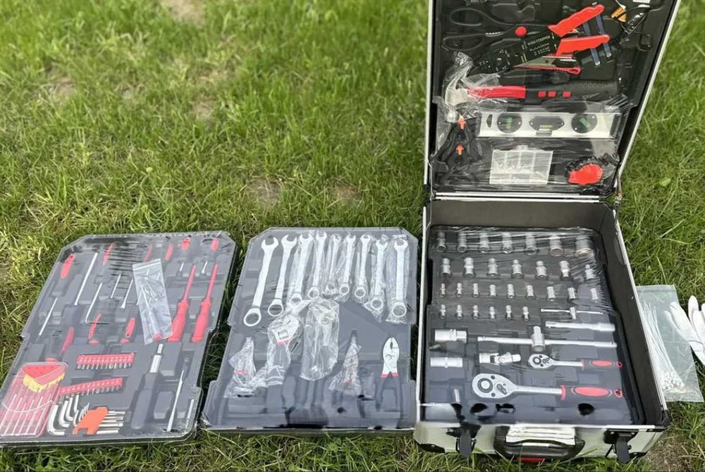 Большой набор инструментов ключей в чемодане 499 предметов