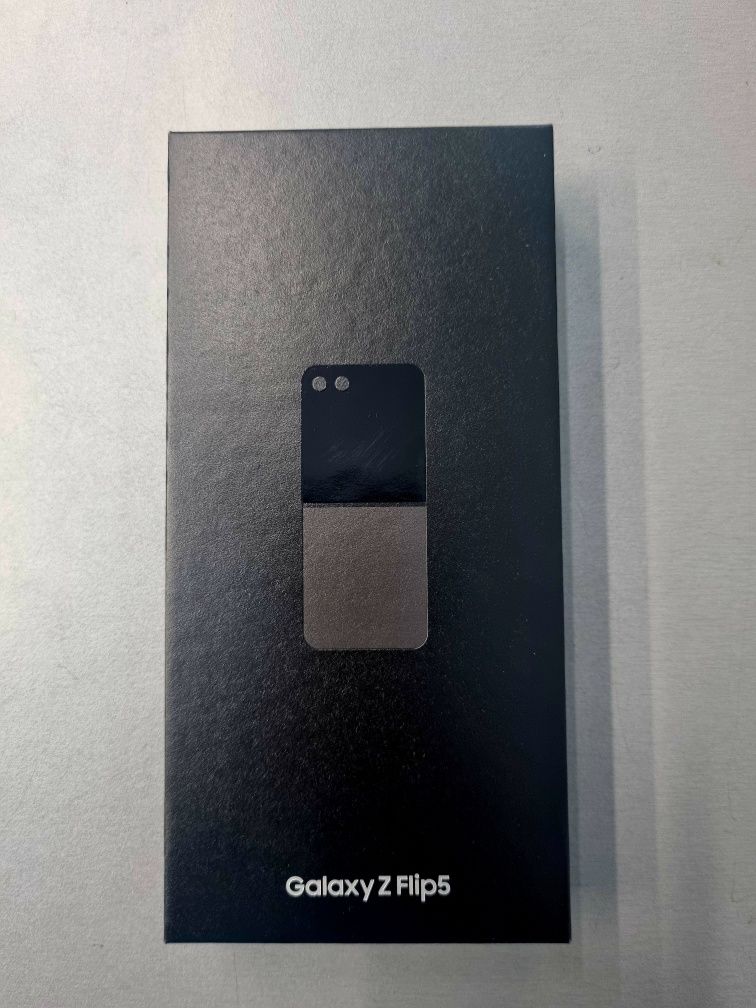 Samsung Galaxy Z Flip 5 5G. Nowy gw 24m-ce.