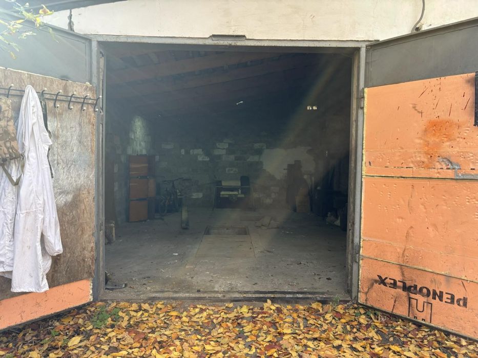 Продам гараж смт Заречное