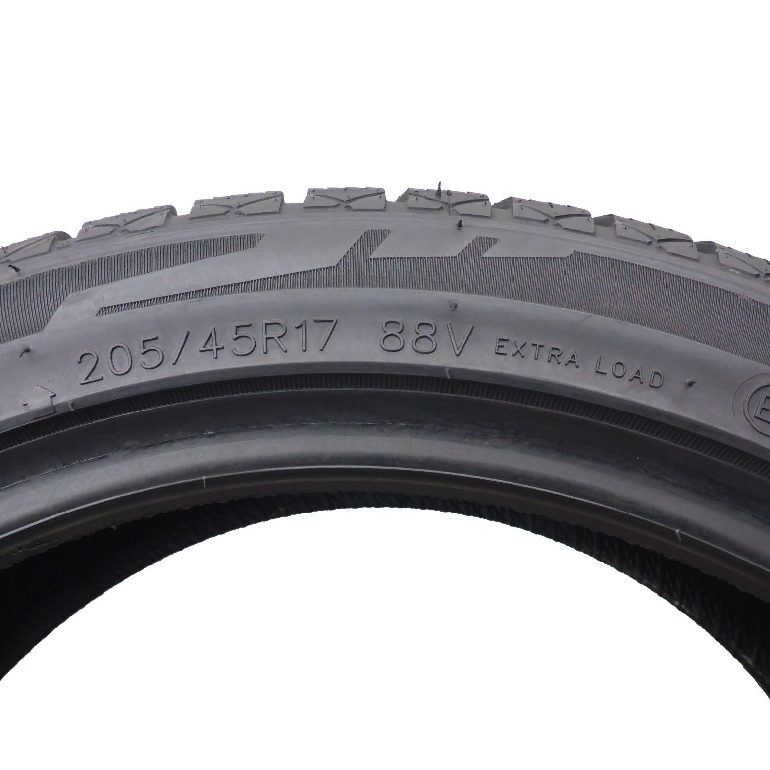 205/45/17 Momo 205/45R17 88V XL North Pole Zima 2020 7,8-8mm Jak Nowe