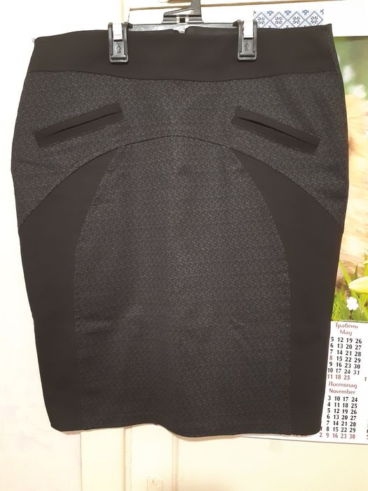 Жіночі юбки чорного та сірочорного кольору