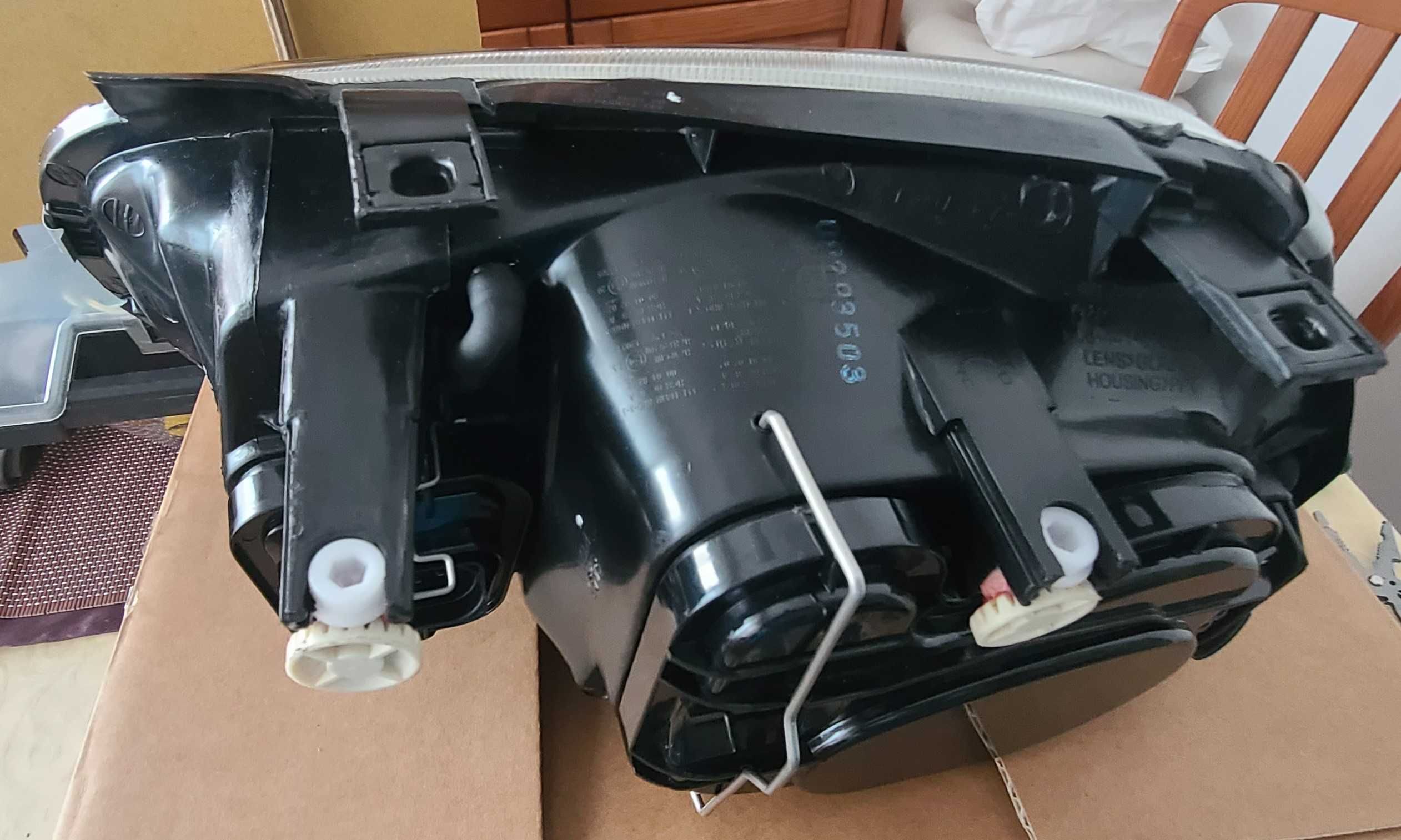 Faróis Golf 4 MK4 Novos
