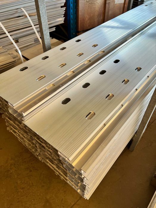 Profil ( panel ) aluminiowy podłogowy do autolawety, przyczep 2100 mm