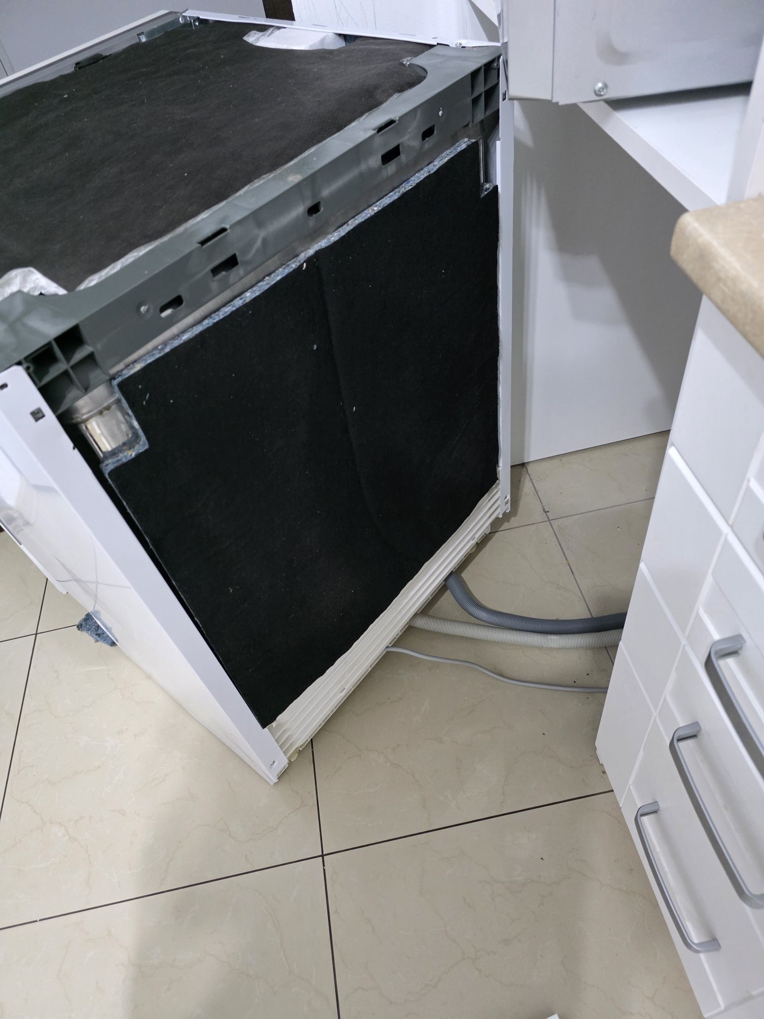 Sprzedam niesprawną zmywarkę Beko 60cm na części / do naprawy