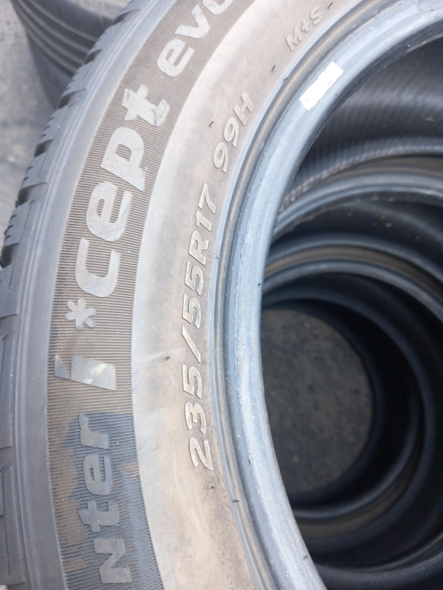 Opony używane 235/55/17 hankook 4x7 mm