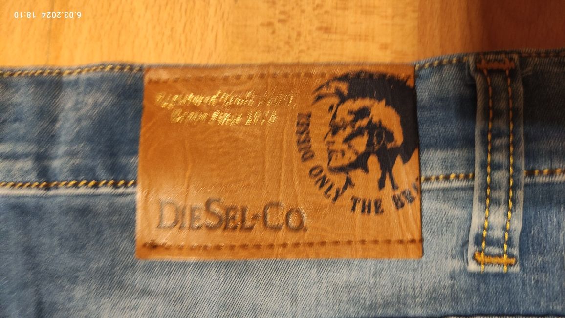 Diesel W 40 L 34 cienkie spodnie jeansowe