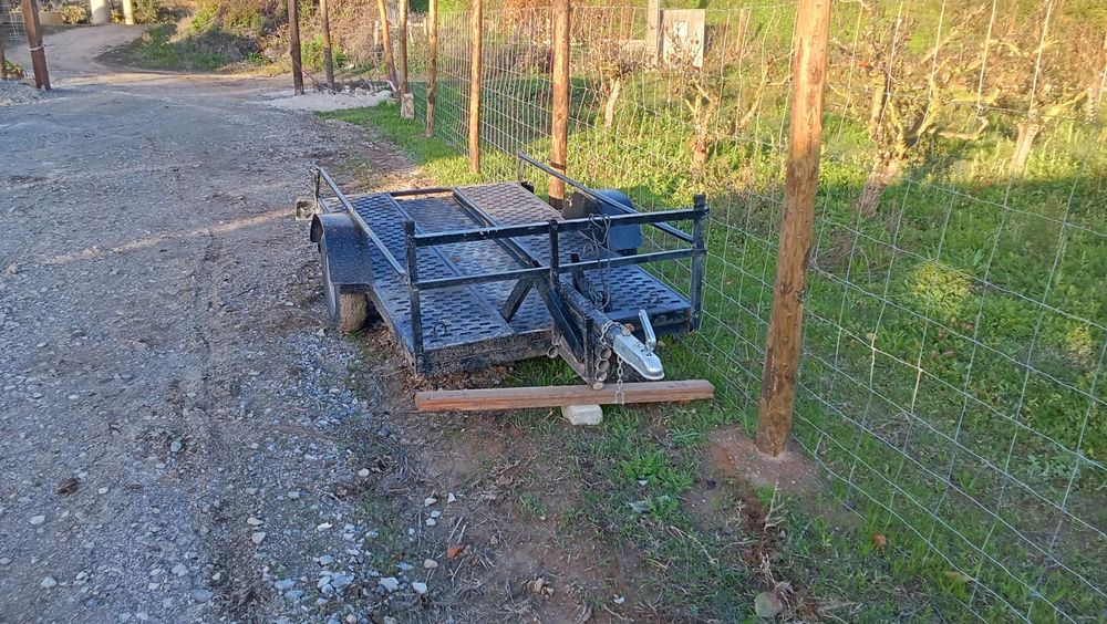 Reboque para moto quatro