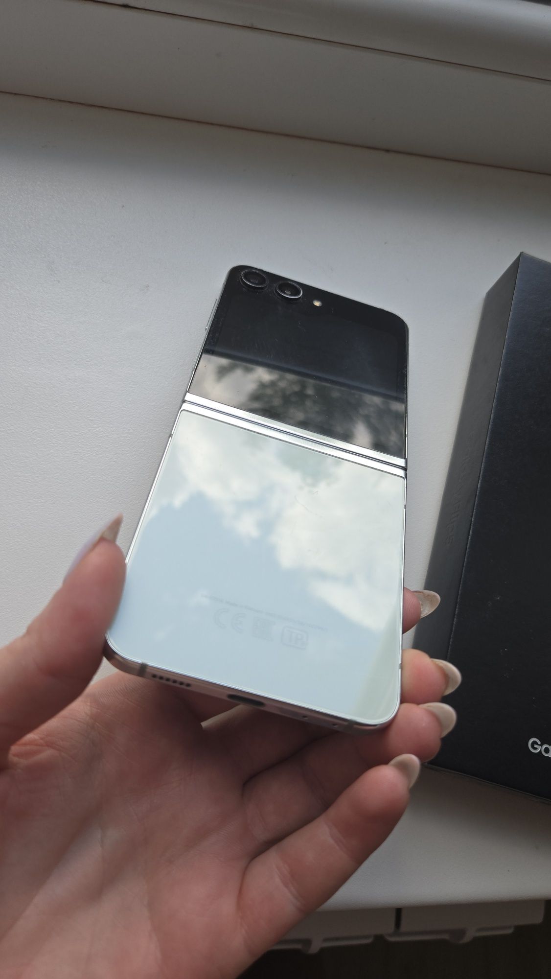 Samsung Z Flip 5 8/512 GB  3700A mint