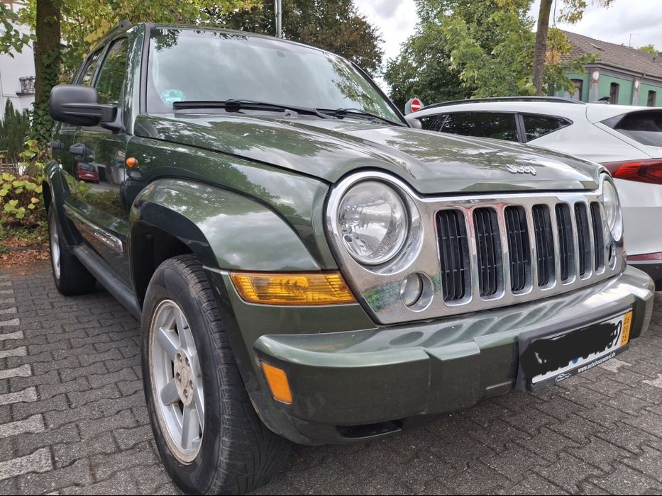 Jeep Cherokee Limited для військового.