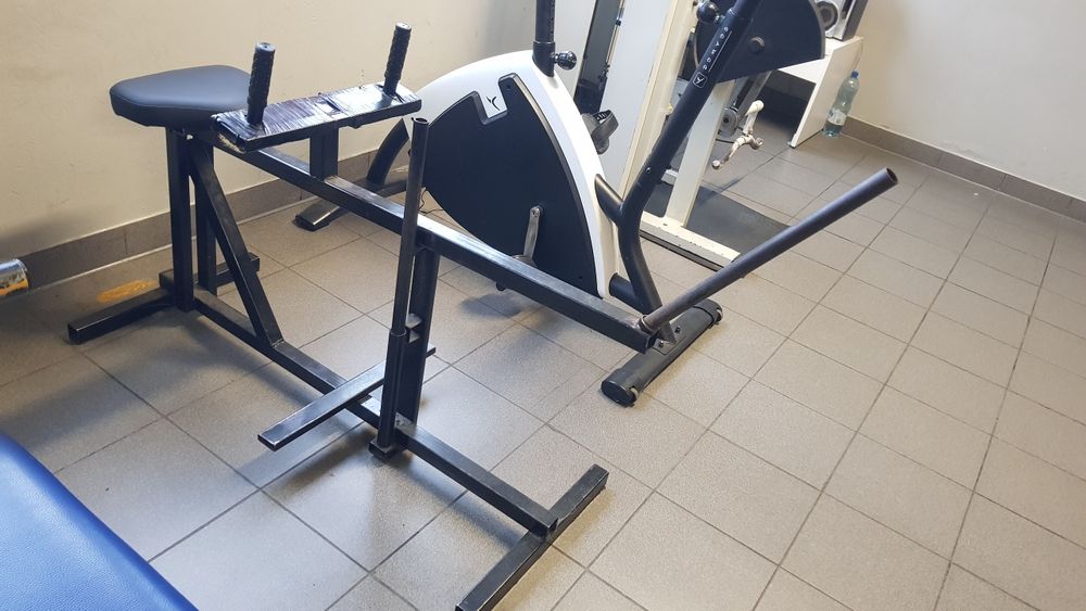 Sprzedam maszynę na łydki, siłownia