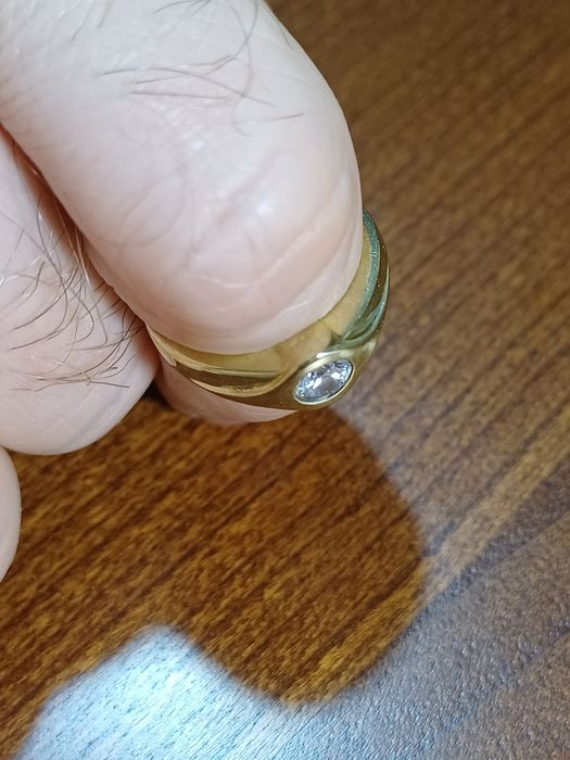 Женское золотое кольцо