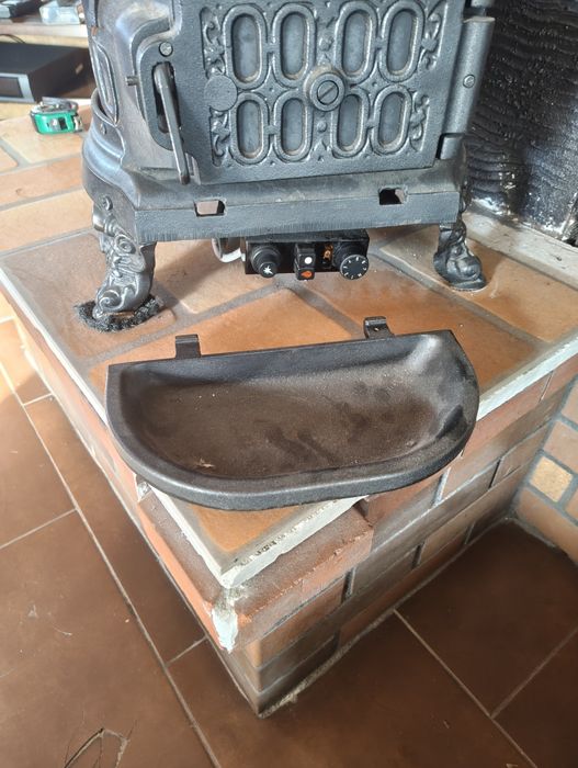 Kominek gazowy,koza żeliwna retro.