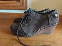 Sapatos castanhos cunha Clarks