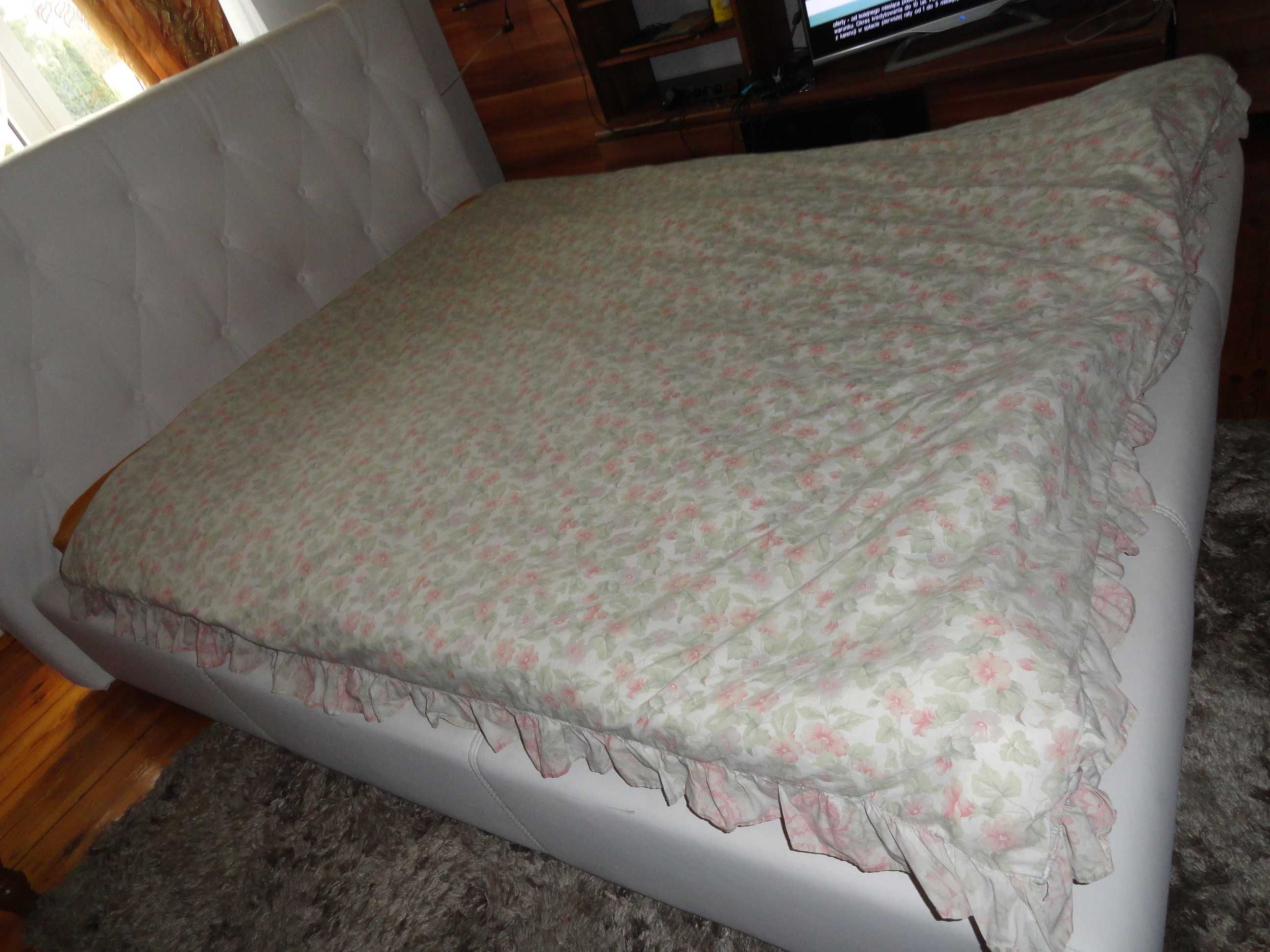 Łóżko tapicerowane białe 160 cm x 200 cm